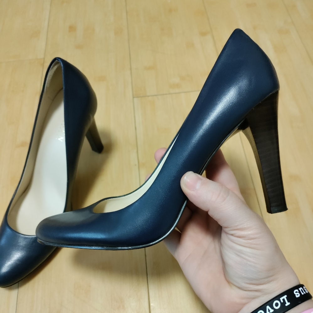 🌼Lauren by Ralph Lauren🌼 Navy Blue Pumps size 9